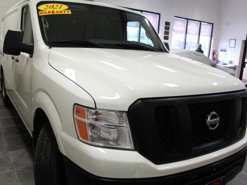 Used 2021 Nissan NV 1500 S image 3