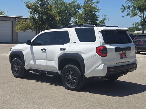 Certified 2025 Toyota 4Runner SR5 AWD/4WD image 3