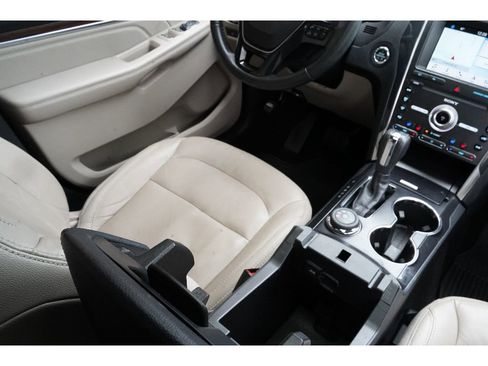 Used 2019 Ford Explorer Limited w/ Ford Safe & Smart Package image 17