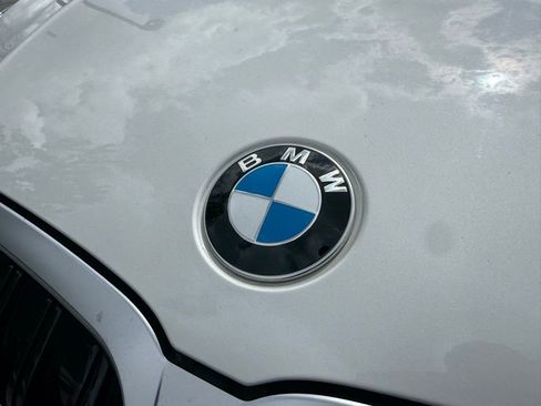 Used 2025 BMW 330i Sedan w/ Premium Package image 6