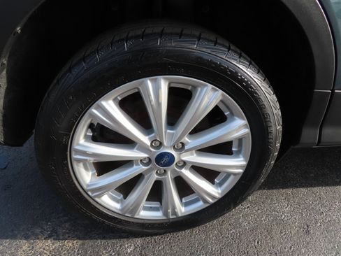 Used 2019 Ford Escape SEL image 15