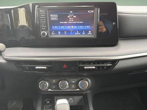 Certified 2025 Nissan Kicks S image 8