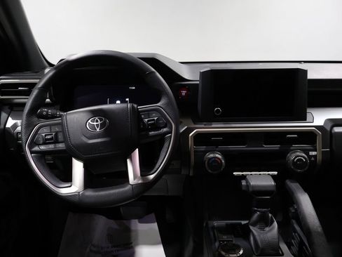Used 2025 Toyota Tacoma TRD Off-Road image 15