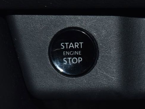 Used 2025 Nissan Rogue SV image 20