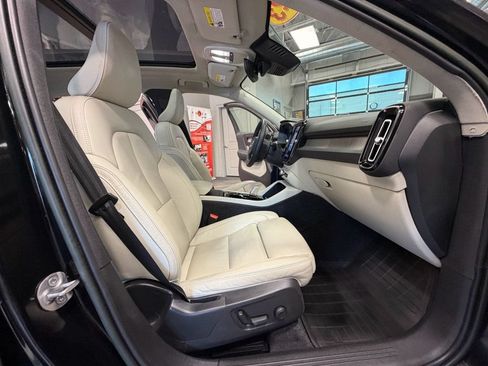 Used 2023 Volvo XC40 B5 Plus w/ Driver Assist Package AWD/4WD image 46