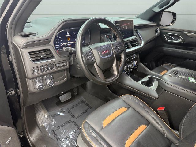 Used 2024 GMC Yukon XL AT4 w/ Technology Package AWD/4WD image 11