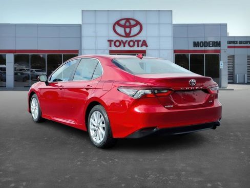 Used 2023 Toyota Camry LE image 4
