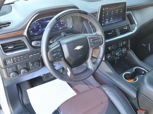 Used 2024 Chevrolet Suburban High Country w/ Advanced Technology Package image 25