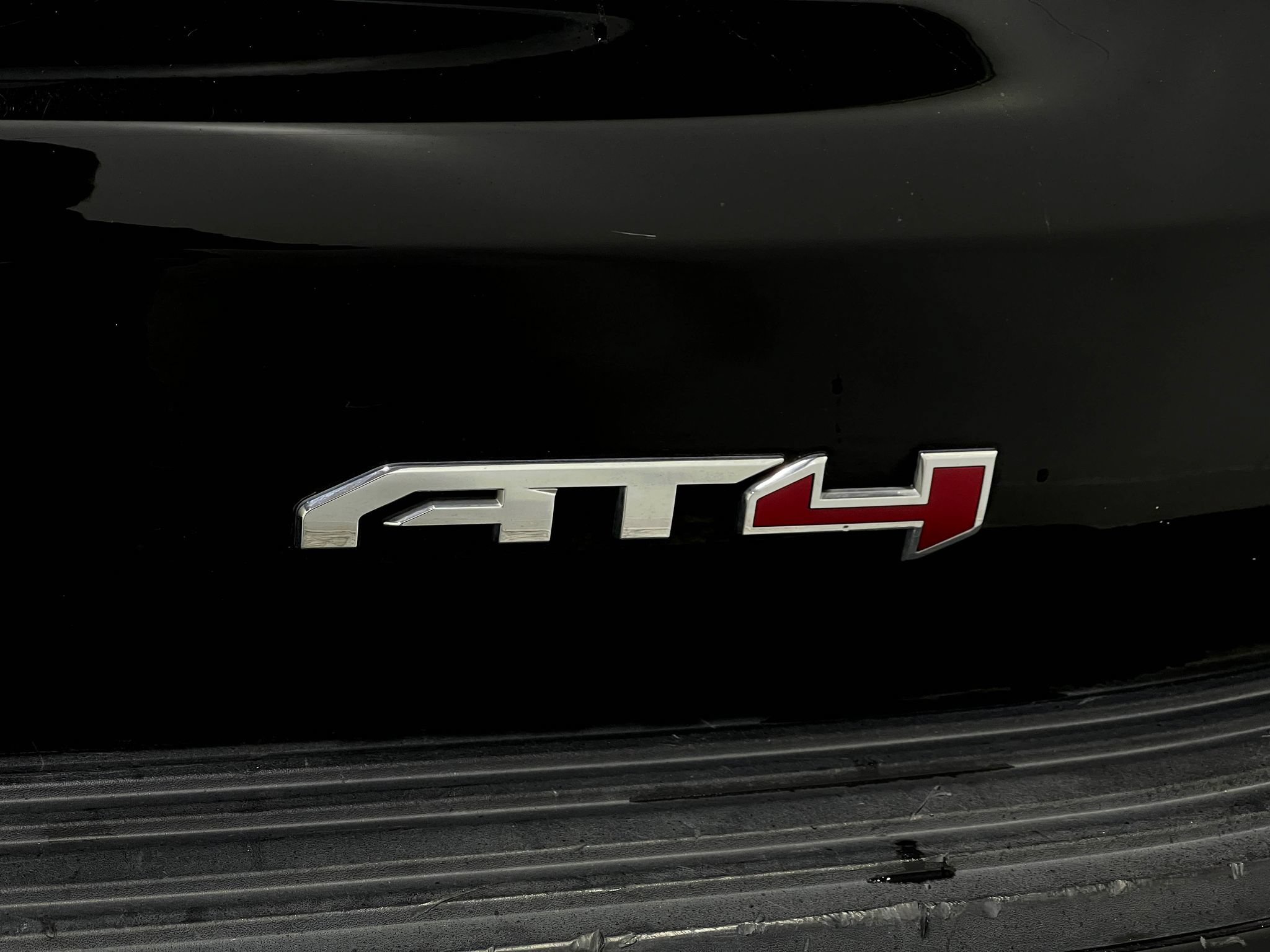 Used 2021 GMC Yukon AT4 w/ Technology Package AWD/4WD image 41