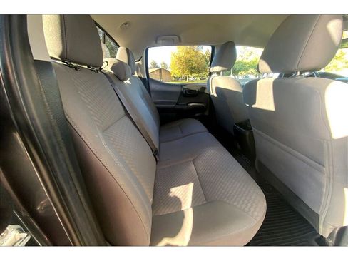 Used 2022 Toyota Tacoma SR5 image 28