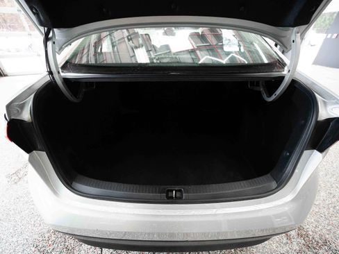 Used 2023 Toyota Corolla LE image 27