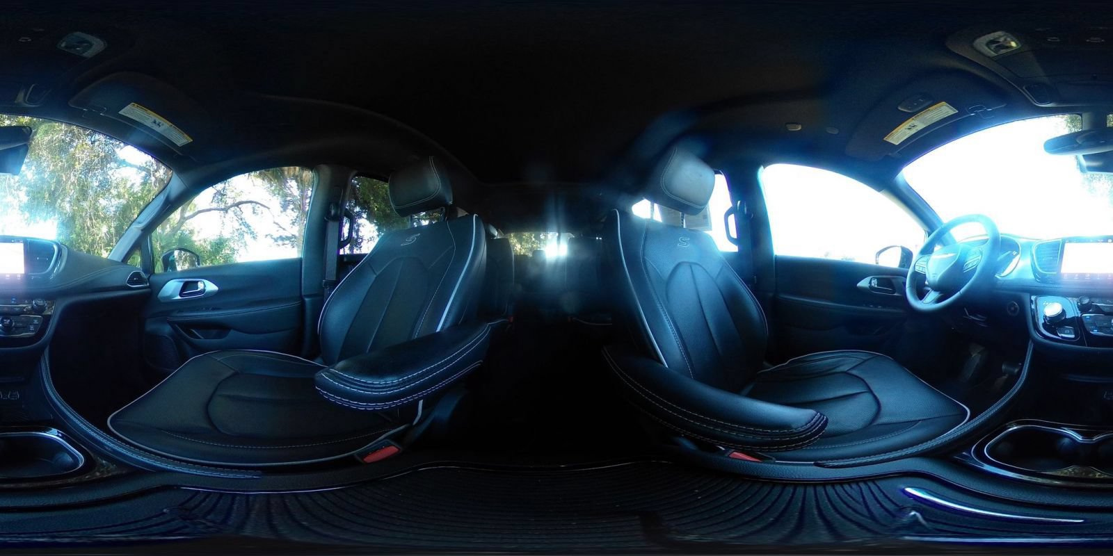 Used 2025 Chrysler Pacifica Limited FWD image 46