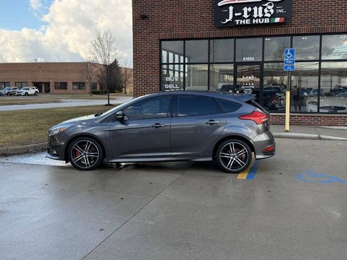 Used 2018 Ford Focus ST image 10
