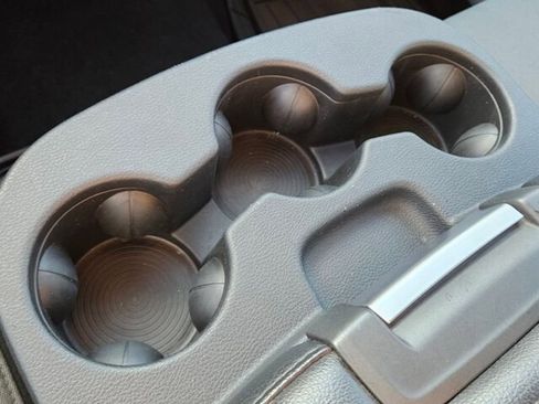 Used 2022 RAM 1500 Classic SLT image 25