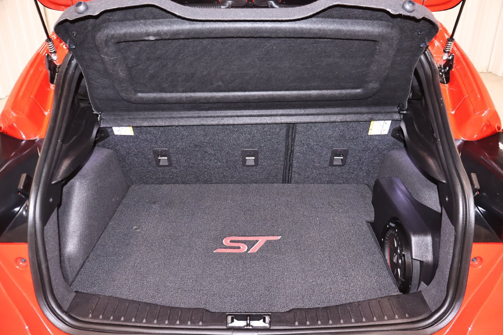 Used 2015 Ford Focus ST w/ Equipment Group 401A FWD image 30