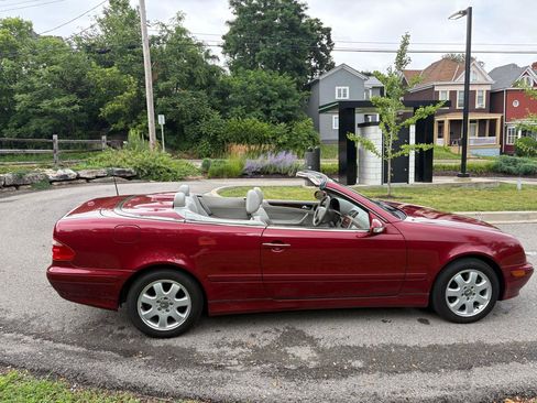 Used 2000 Mercedes-Benz CLK 320 Cabriolet image 18