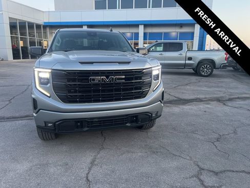 Used 2024 GMC Sierra 1500 Elevation w/ LPO, Elevation Black Package image 11