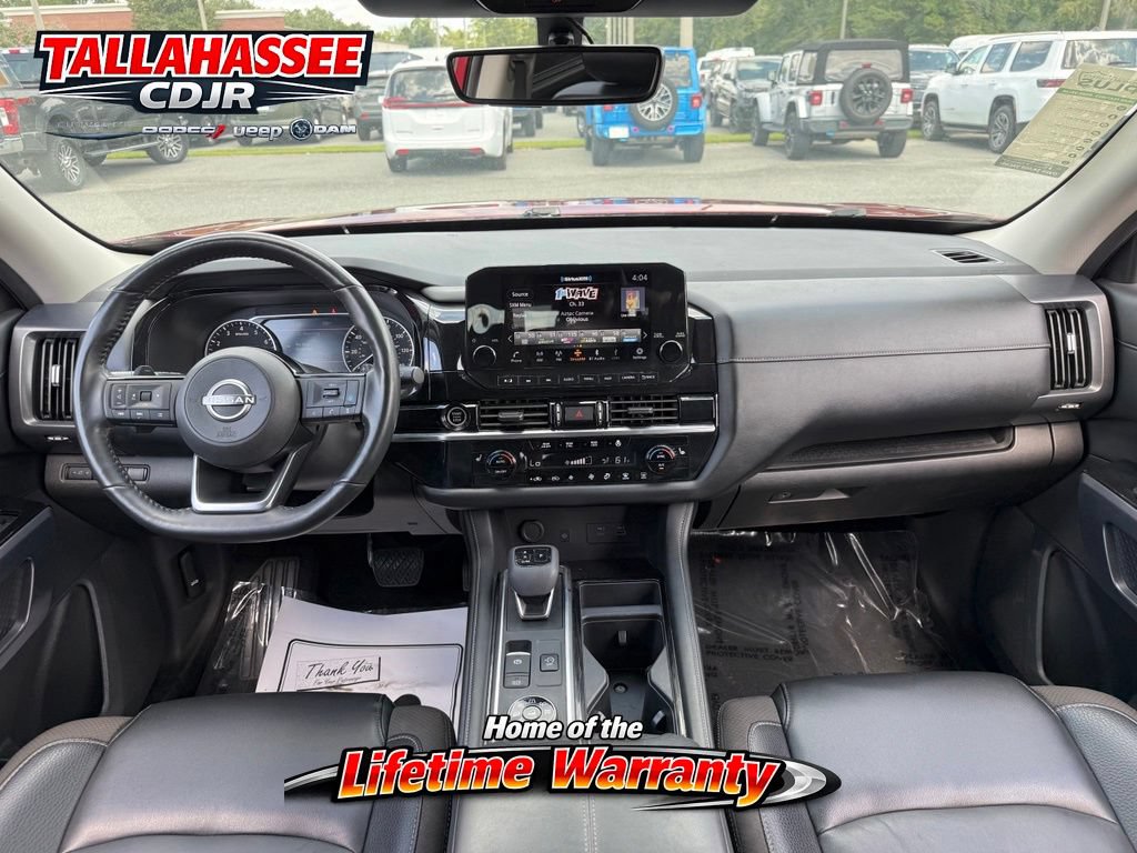 Used 2023 Nissan Pathfinder SL w/ Black Appearance Package AWD/4WD image 30