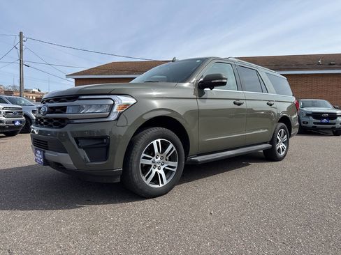 Used 2024 Ford Expedition Max XLT image 1