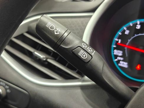 Used 2023 Chevrolet Malibu LT image 38