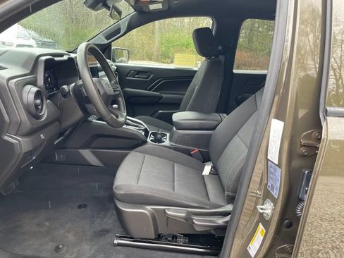 Used 2025 Chevrolet Colorado Trail Boss AWD/4WD image 37