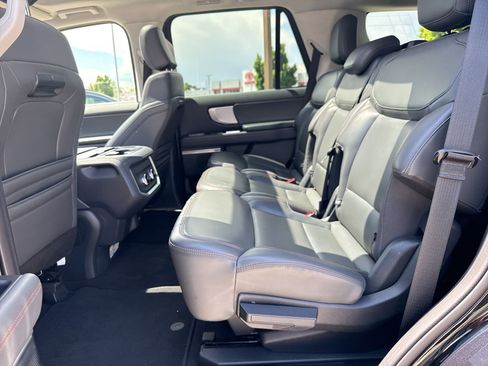Used 2025 Ford Expedition Active AWD/4WD image 30
