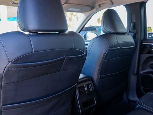 Used 2024 Mitsubishi Outlander SE image 12