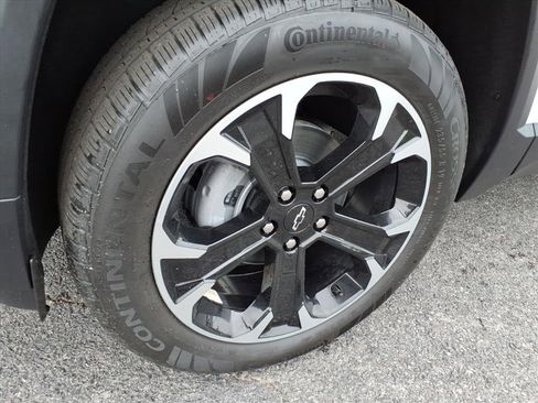 New 2026 Chevrolet Equinox LT w/ Convenience Package II AWD/4WD image 12