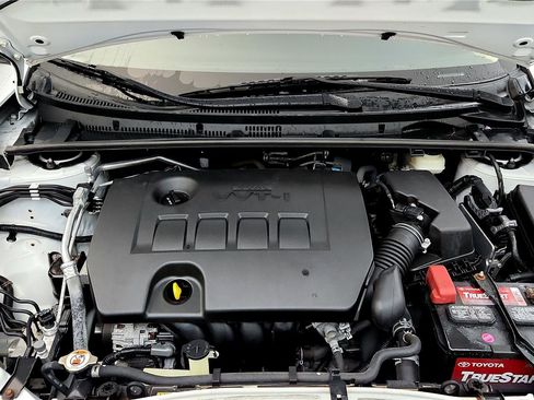 Certified 2018 Toyota Corolla LE image 27