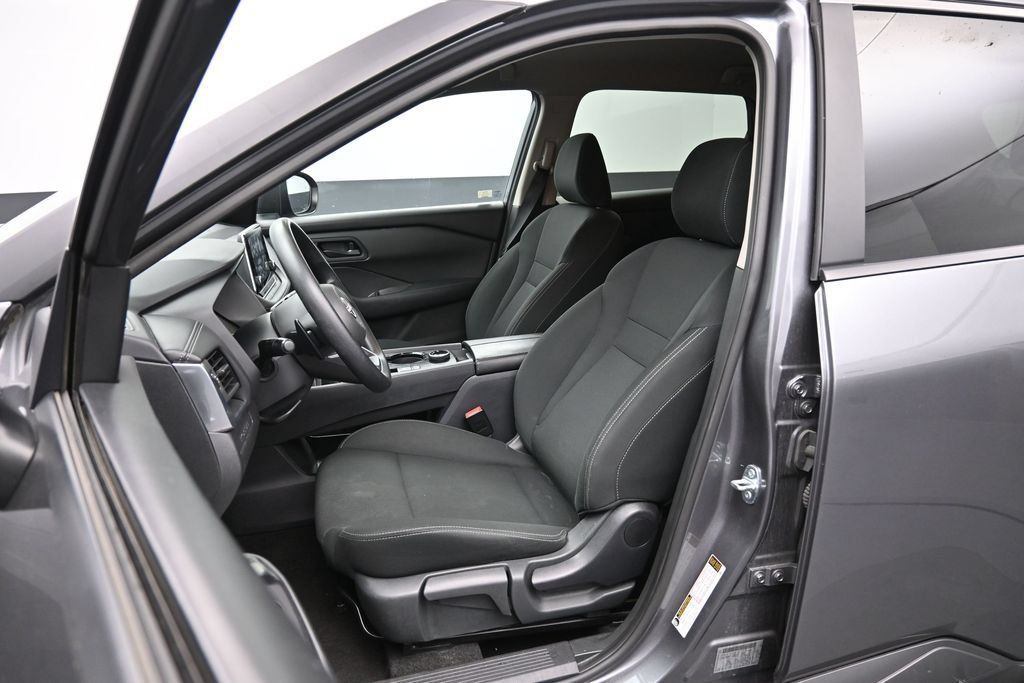 Used 2024 Nissan Rogue S AWD/4WD image 21