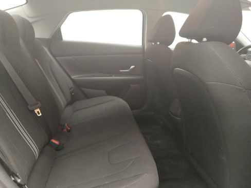 Used 2023 Hyundai Elantra SEL w/ Convenience Package image 19