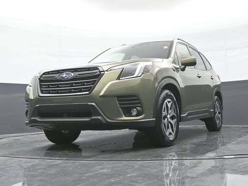Used 2024 Subaru Forester Premium AWD/4WD image 41