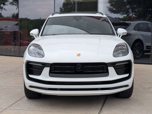 Certified 2026 Porsche Macan AWD/4WD image 6