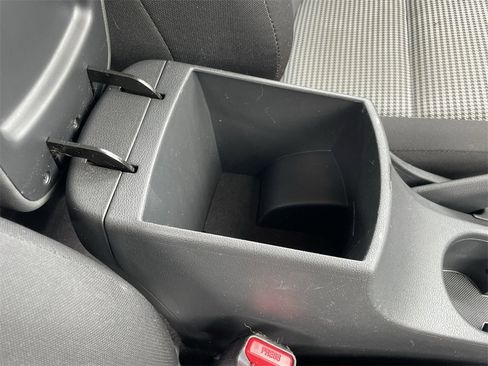 Used 2019 Hyundai Kona SE image 28