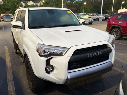 Certified 2024 Toyota 4Runner TRD Off-Road Premium w/ Moonroof Package AWD/4WD image 3
