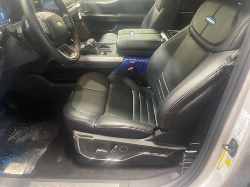 New 2025 Ford F150 Platinum image 9