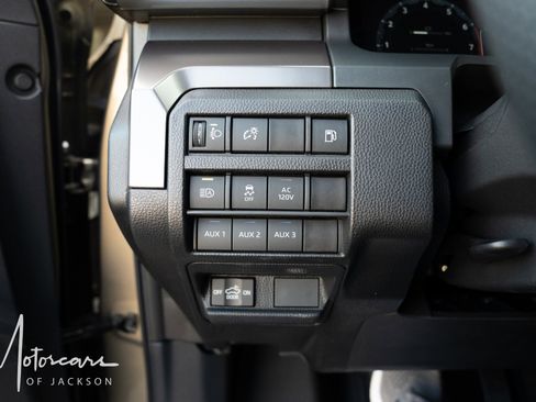 Used 2025 Toyota Tacoma TRD Off-Road image 19