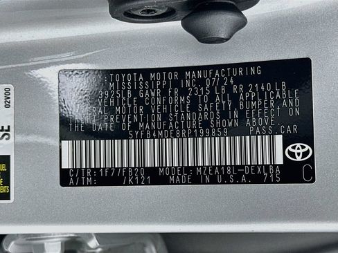 Used 2024 Toyota Corolla LE FWD image 31