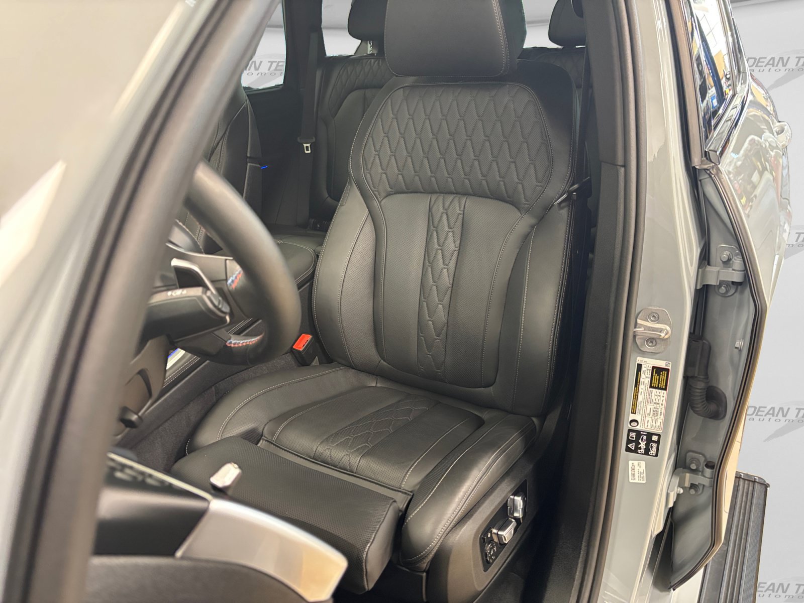 Used 2025 BMW X5 M60i AWD/4WD image 42