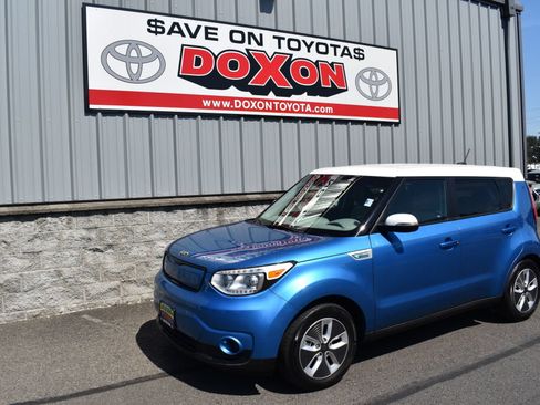 Used 2017 Kia Soul EV FWD image 1