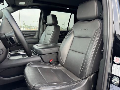 Used 2023 GMC Yukon Denali image 5