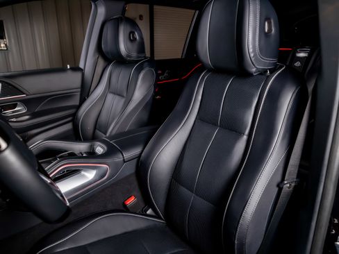 Used 2022 Mercedes-Benz Maybach GLS 600 4MATIC image 4