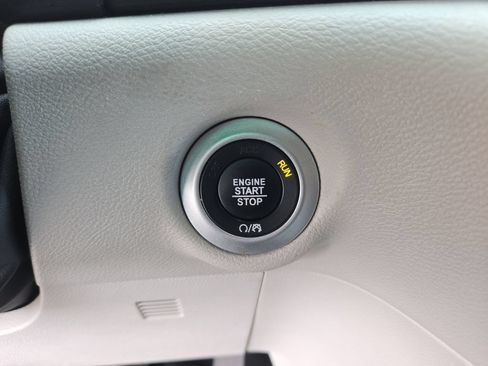 Used 2023 Chrysler Voyager LX FWD image 30