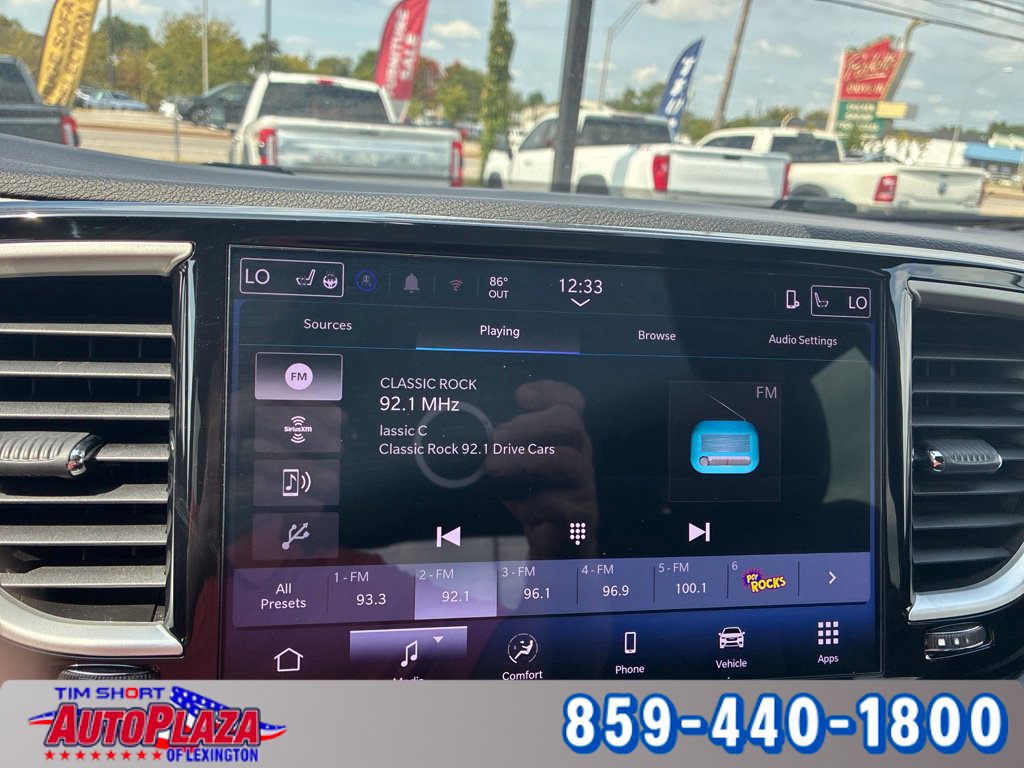 Used 2025 Chrysler Pacifica Select FWD image 28