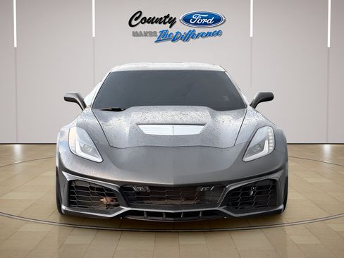 Used 2016 Chevrolet Corvette Z06 w/ 3LZ Preferred Equipment Group RWD image 12