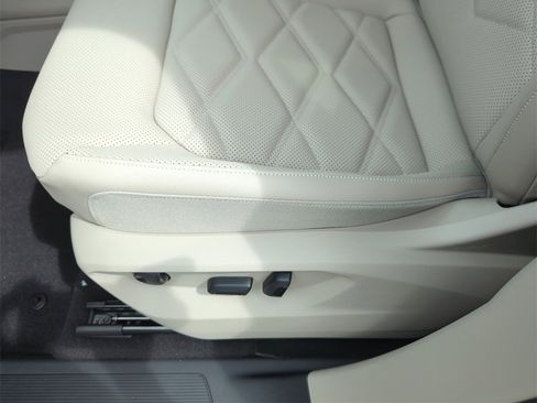 New 2026 Volkswagen Atlas SE image 29