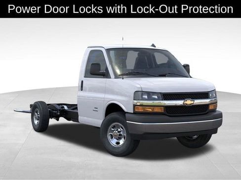 New 2026 Chevrolet Express 3500 w/ Power Convenience Package RWD image 8
