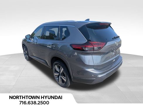 Used 2026 Nissan Rogue SL AWD/4WD image 3