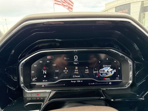 Used 2025 GMC Sierra 2500 SLT w/ LPO, GMC Protection Package image 26