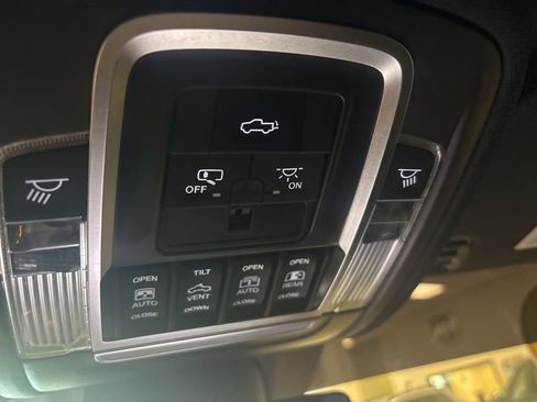 Used 2022 RAM 1500 Laramie w/ Sport Appearance Package AWD/4WD image 21